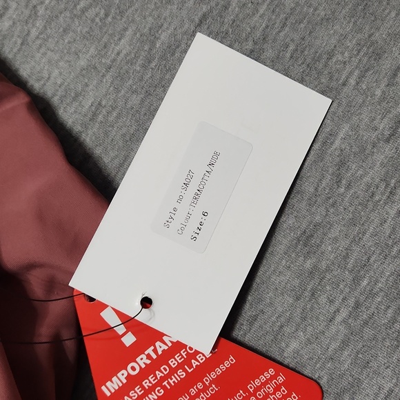 IN THE STYLE Color Block Monokini One Piece High Cut O-Ring Cut Out Swimsuit - Picture 7 of 9